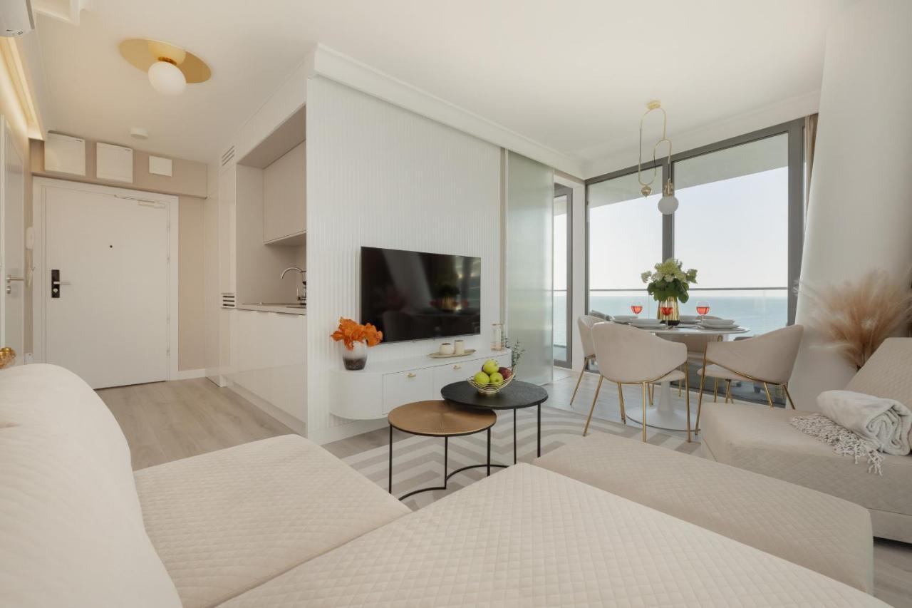 Royallux Apartment Waves Resort & Spa - Sea View From Balcony By Renters Prestige Мендзыздрое Экстерьер фото