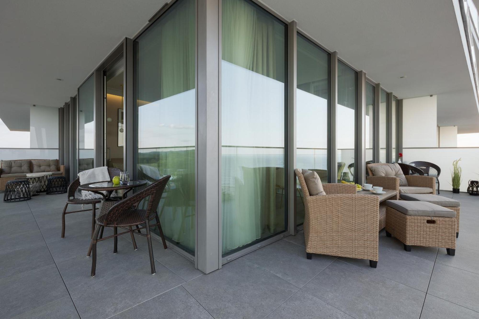 Royallux Apartment Waves Resort & Spa - Sea View From Balcony By Renters Prestige Мендзыздрое Экстерьер фото