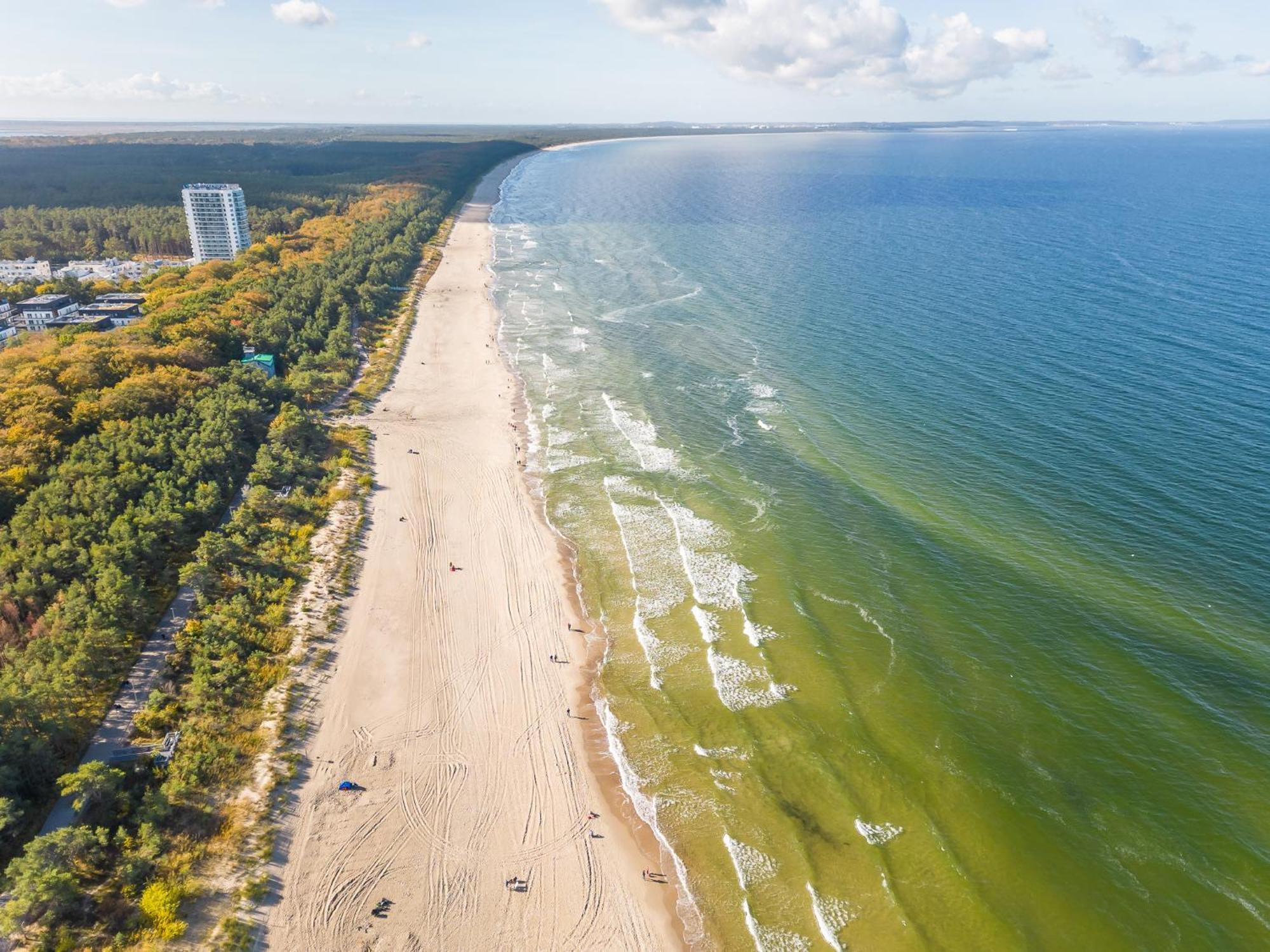 Royallux Apartment Waves Resort & Spa - Sea View From Balcony By Renters Prestige Мендзыздрое Экстерьер фото